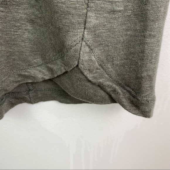 Tahari 100% Linen Roll Tab Sleeve Top - Picture 6 of 6